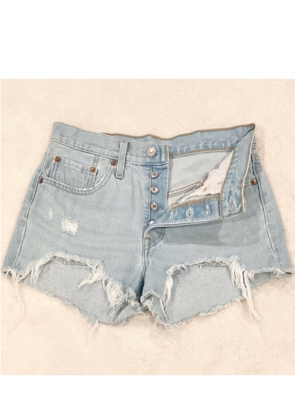 Levi’s 501 W27 (4/5) Denim Women’s Jeans Shorts High Rise Distressed 56327-0250